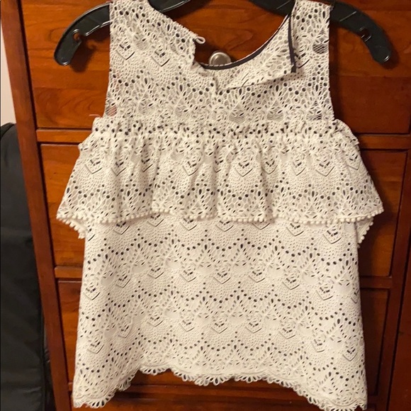 High line eyelet white top - Picture 3 of 4